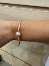 Gold Bangle with Pink Edison Pearl | B43h